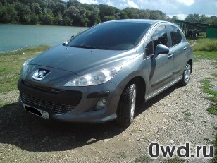 Битый автомобиль Peugeot 308