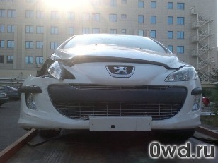 Битый автомобиль Peugeot 308