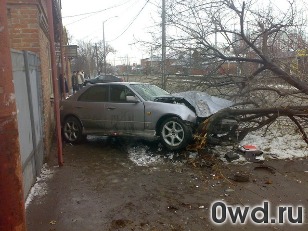 Битый автомобиль Nissan Skyline