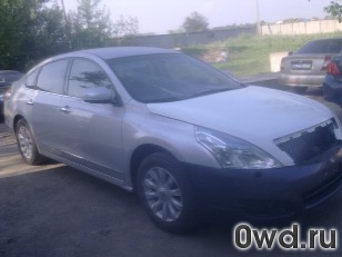 Битый автомобиль Nissan Teana