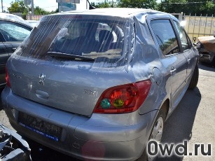 Битый автомобиль Peugeot 307